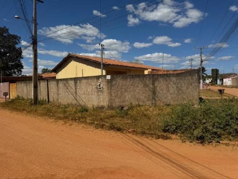 Casa em leilão em Santo Antônio Do Descoberto - GO — LOTE 108 IMÓVEIS CAIXA
