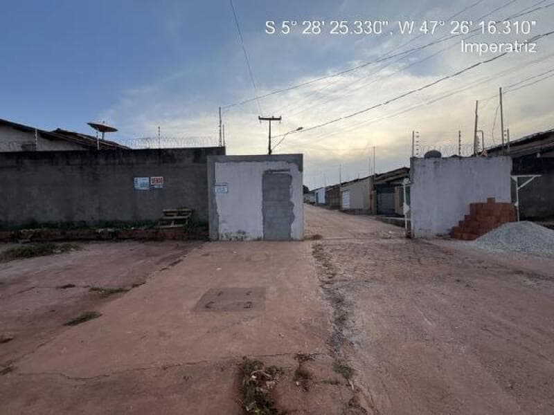 Casa em leilão em Imperatriz - MA — LOTE 131 IMÓVEIS CAIXA