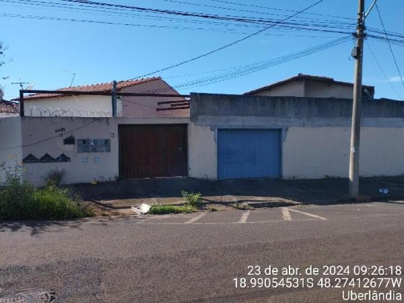 Casa em leilão em Uberlândia - MG — LOTE 177 IMÓVEIS CAIXA