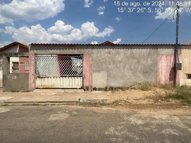 Casa em leilão em Cuiabá - MT — LOTE 184 IMÓVEIS CAIXA