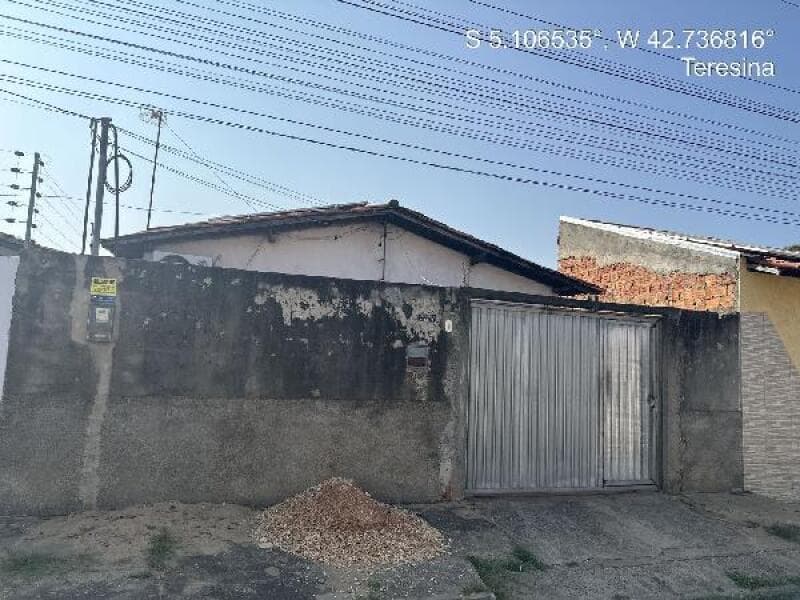 Casa em leilão em Teresina - PI — LOTE 256 IMÓVEIS CAIXA