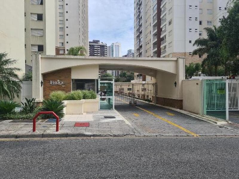 Apartamento em leilão em Curitiba - PR — LOTE 273 IMÓVEIS CAIXA