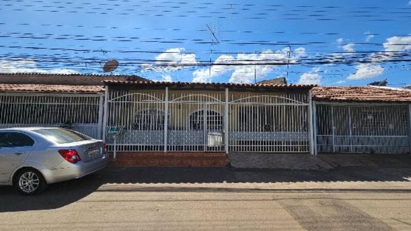 Casa em leilão em Ceilândia - DF — LOTE 110 IMÓVEIS CAIXA