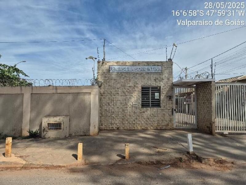 Casa em leilão em Valparaíso De Goiás - GO — LOTE 202 IMÓVEIS CAIXA