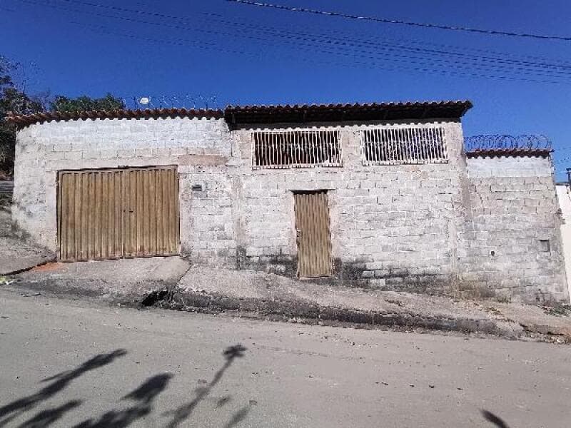 Casa em leilão em Matozinhos - MG — LOTE 221 IMÓVEIS CAIXA