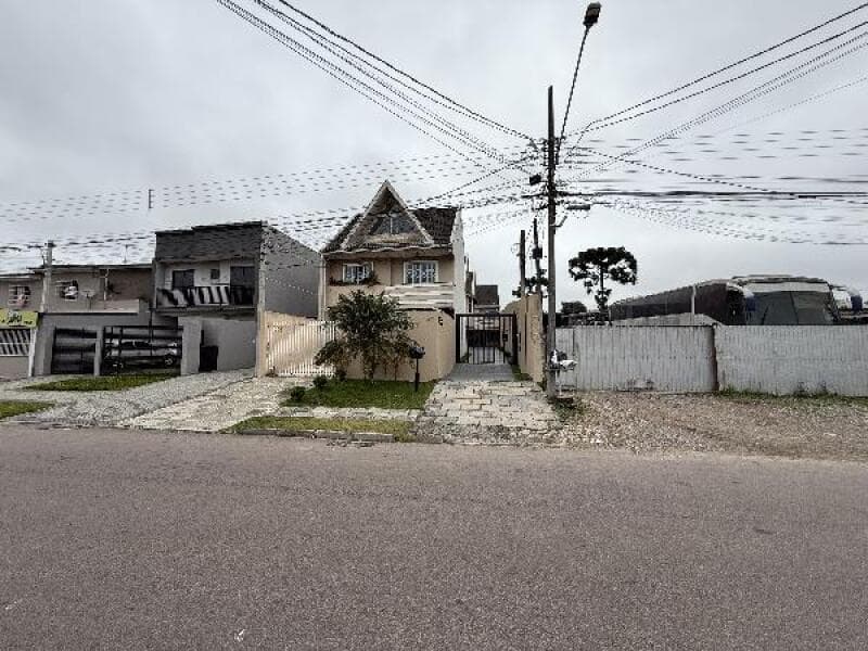 Casa em leilão em Curitiba - PR — LOTE 309 IMÓVEIS CAIXA