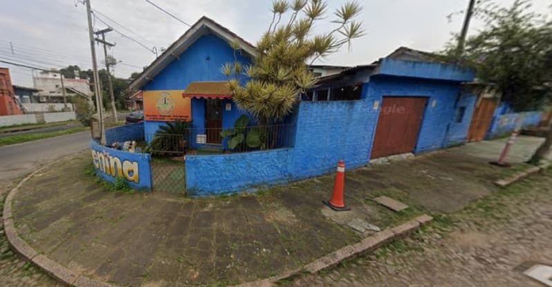 Casa em leilão em Porto Alegre - RS — LOTE 003 CASA EM PORTO ALEGRE