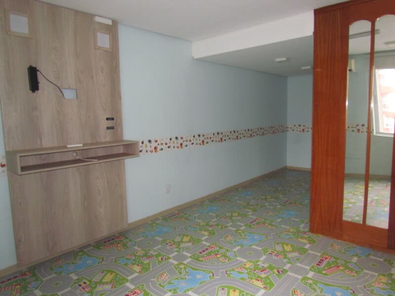 Foto 12 de 21: Comercial em leilão em Porto Alegre - RS, bairro Santana — LOTE 001 PRÉDIO NA RUA OVALO BILAC COM 1.083 M2