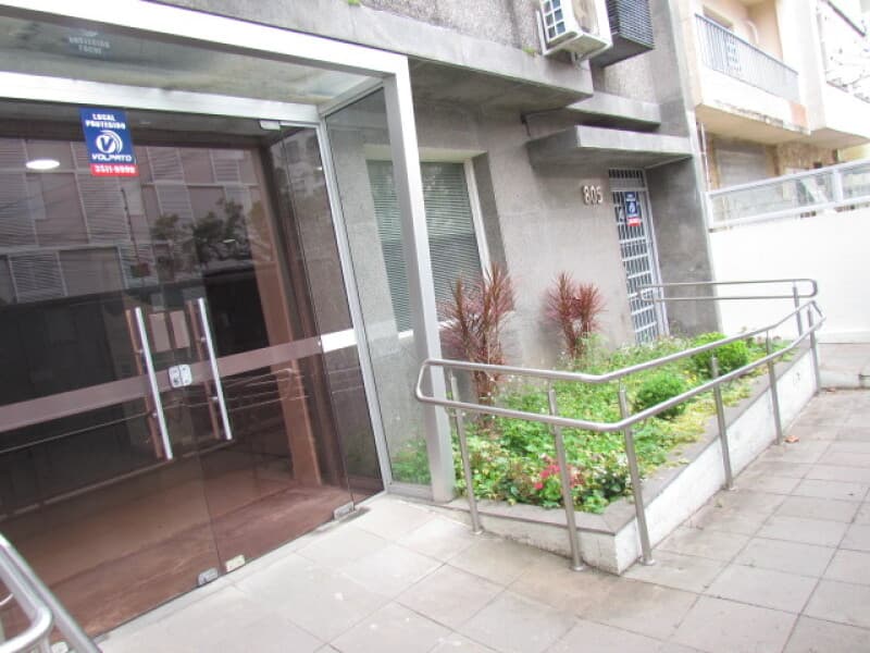 Foto 13 de 21: Comercial em leilão em Porto Alegre - RS, bairro Santana — LOTE 001 PRÉDIO NA RUA OVALO BILAC COM 1.083 M2