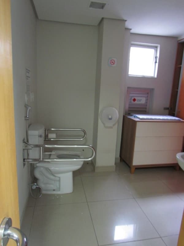 Foto 14 de 21: Comercial em leilão em Porto Alegre - RS, bairro Santana — LOTE 001 PRÉDIO NA RUA OVALO BILAC COM 1.083 M2