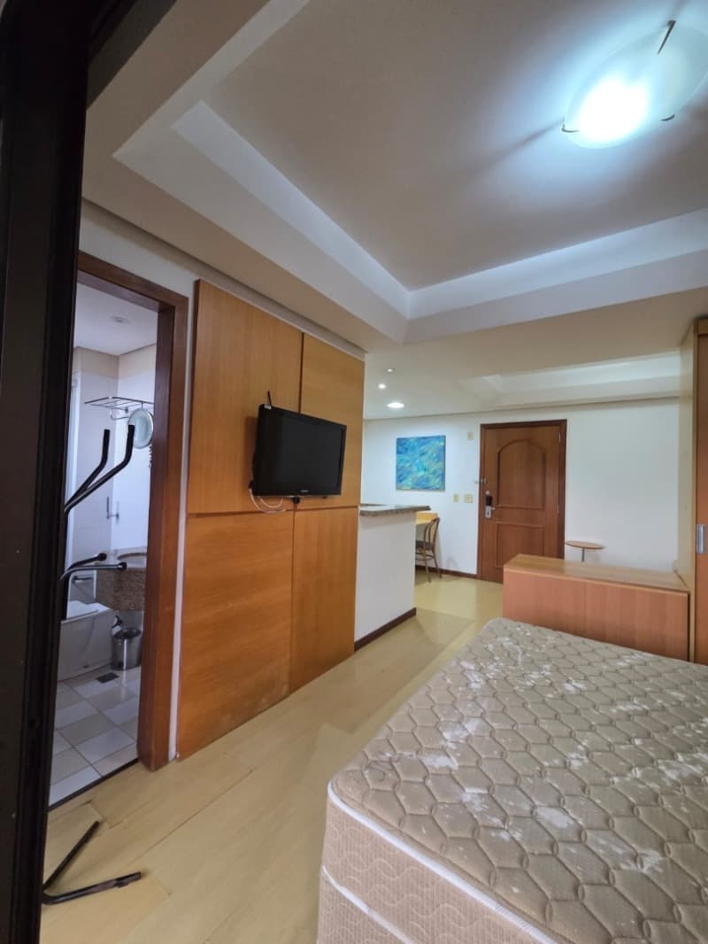 Foto 6 de 16: Apartamento em leilão em Porto Alegre - RS, bairro Moinhos de Vento — LOTE 001 APARTAMENTO RUA RAMIRO BARCELOS
