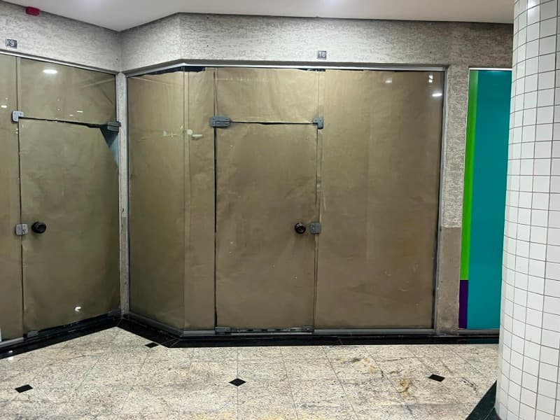 Foto 2 de 3: Comercial em leilão em Pelotas - RS — LOTE 011 Loja 10 do Edifício Cristal Palace na Rua General Osório 555, no Centro de Pelotas