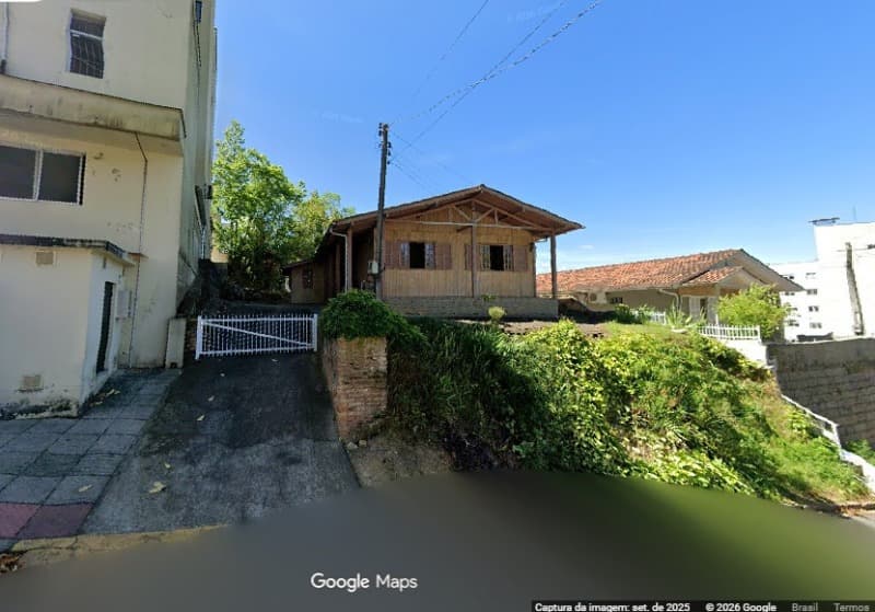 Terreno em leilão em Orleans - SC, bairro Centro — LOTE 001 FRAÇÃO IDEAL DE 272,85m² SOBRE IMÓVEL EM ORLEANS/SC