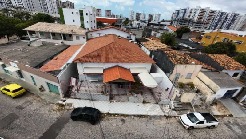 Foto 1 de 7: Terreno em leilão em Aracaju - SE — LOTE 001 IMÓVEL - BAIRRO LUZIA - ARACAJU/SE (VENDA DIRETA)