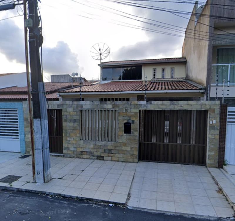 Foto 1 de 4: Imóvel em leilão em Aracaju - SE — LOTE 001 IMÓVEL RESIDENCIAL - CONJUNTO RESIDENCIAL SANTA LÚCIA - JABOTIANA - ARACAJU/SE