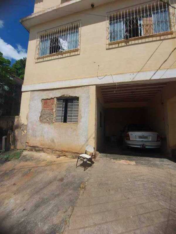 Casa em leilão em Muriaé - MG, bairro Centro — LOTE 001 IMÓVEL 1600 M² - BAIRRO ENCOBERTA - MURIAÉ/MG