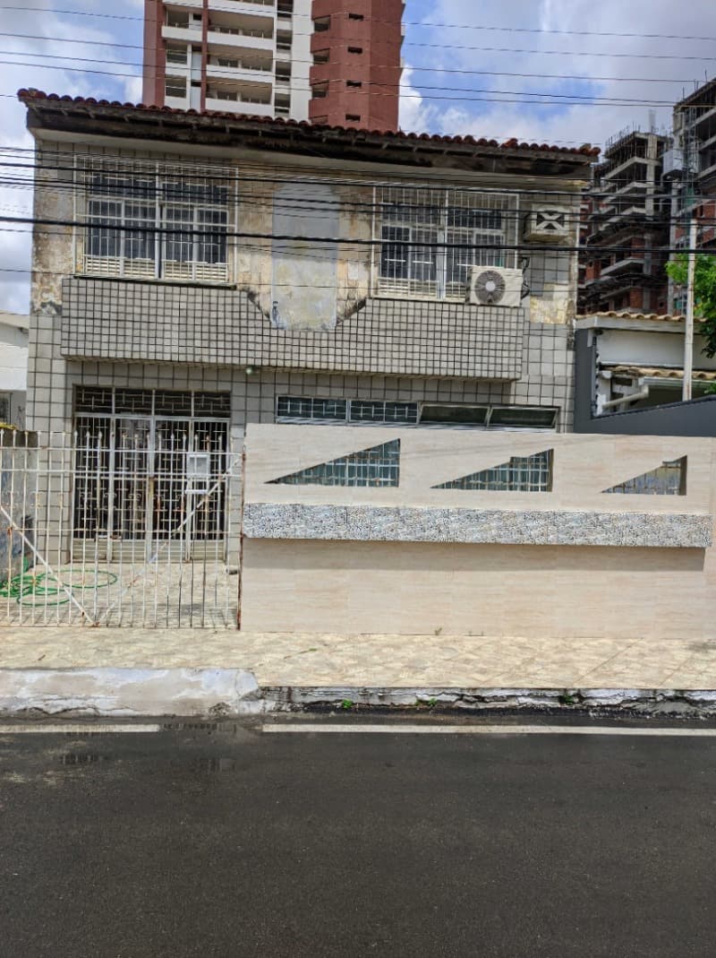 Casa em leilão em Aracaju - SE, bairro Farolândia — LOTE 001 CASA - BAIRRO FAROLÂNDIA - ARACAJU/SE