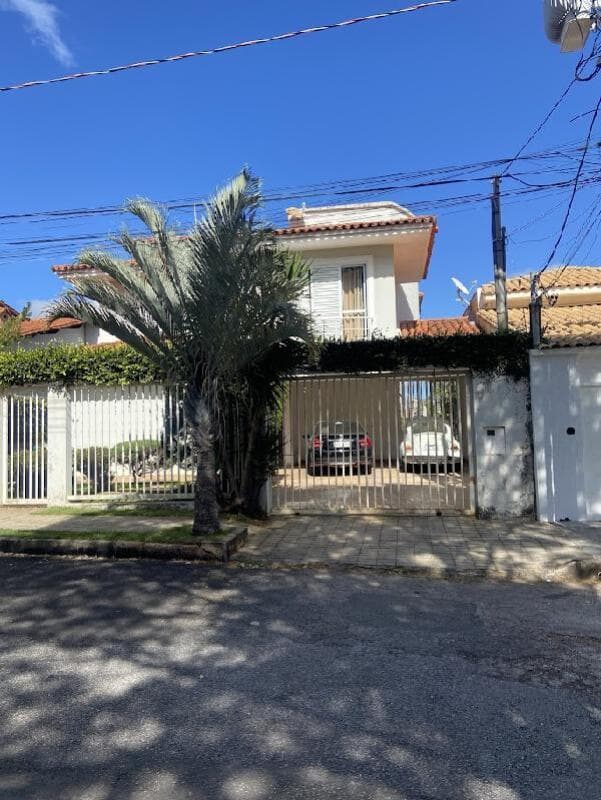 Casa em leilão em Belo Horizonte - MG, bairro Belvedere — LOTE 107 CASA - BELO HORIZONTE/MG