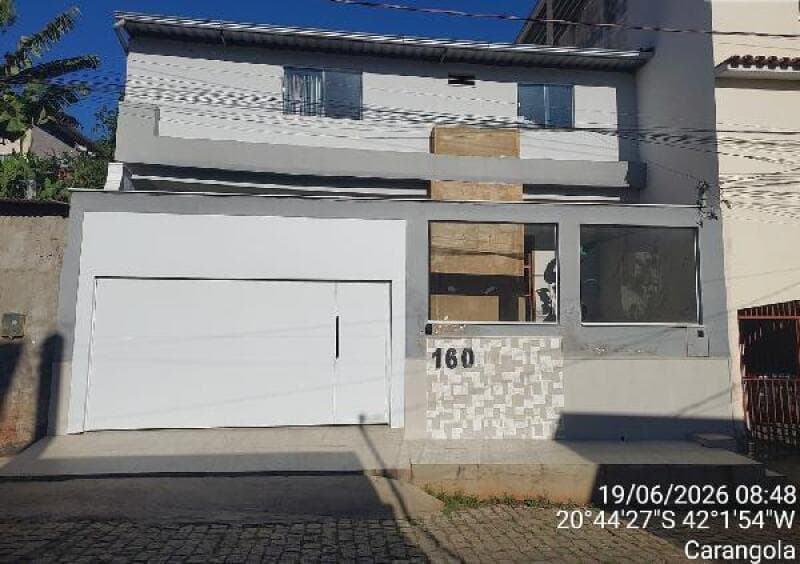 Casa em leilão em Carangola - MG, bairro Triângulo — LOTE 118 CASA - CARANGOLA/MG
