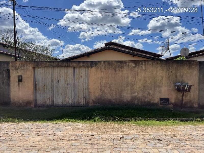 Casa em leilão em Demerval Lobão - PI — LOTE 213 CASA - DEMERVAL LOBAO/PI