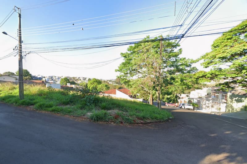 Foto 1 de 4: Terreno em leilão em Arapongas - PR — LOTE 002 Lote de terreno de esquina com 603,85 m2 - Parque Veneza | Arapongas-PR