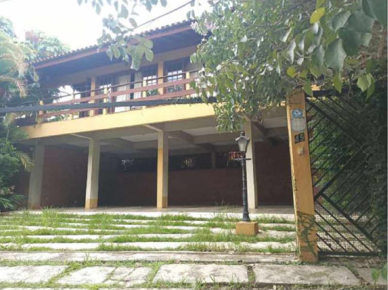 Foto 2 de 20: Terreno em leilão em Itu - SP, bairro Jardim Paraíso I — LOTE 001 Excelente casa de 491,97m2 com 796,52m2 de terreno, em 2 lotes, com frente para Av. das Per