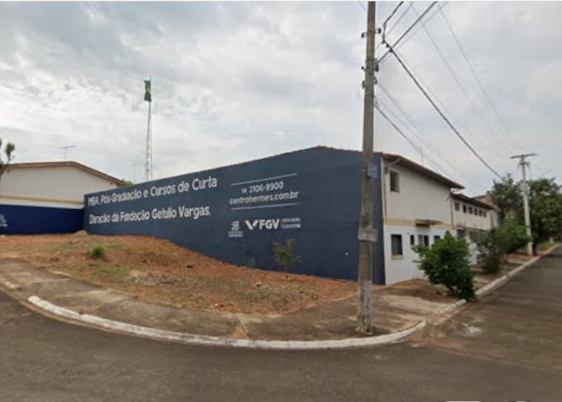 Terreno em leilão em Bauru - SP, bairro Jardim Samburá — LOTE 009 Terreno de 300m2 na Av. Nações Unidas, esquina com a rua Hugo Cavichini Pires, Jd Samburá,