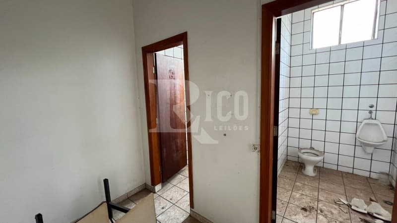 Foto 33 de 108: Terreno em leilão em Taubaté - SP — LOTE 001 UNITAU - Universidade Taubaté