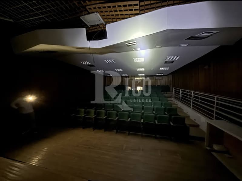 Foto 8 de 56: Comercial em leilão em São Paulo - SP — LOTE 001 Um prédio de 11 pavimentos
