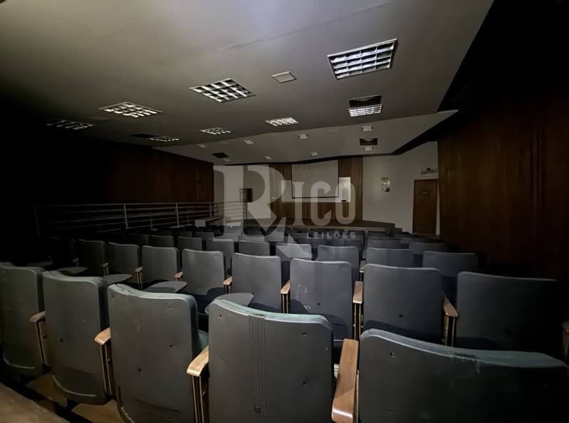 Foto 10 de 56: Comercial em leilão em São Paulo - SP — LOTE 001 Um prédio de 11 pavimentos