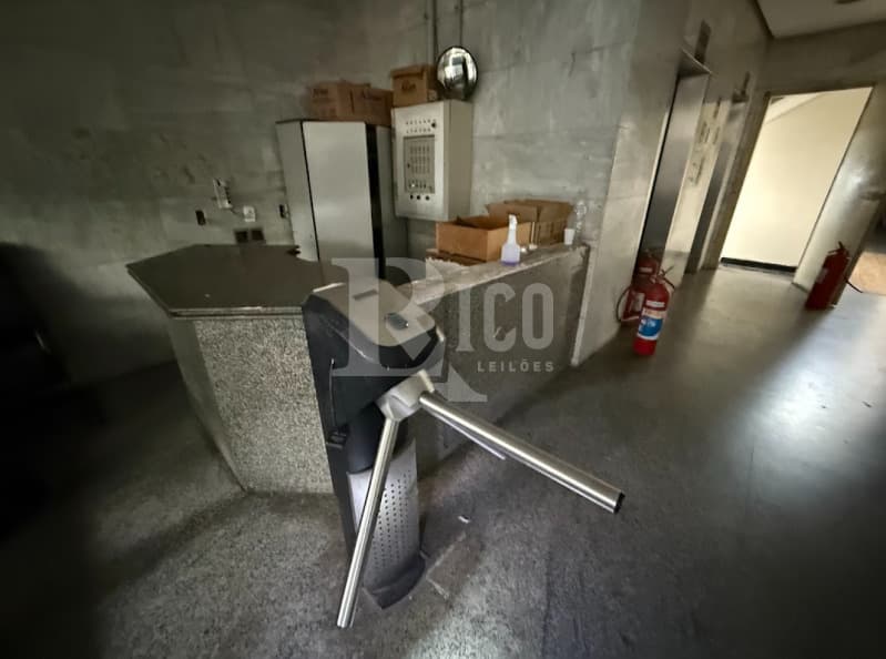 Foto 15 de 56: Comercial em leilão em São Paulo - SP — LOTE 001 Um prédio de 11 pavimentos