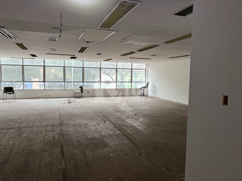 Foto 23 de 56: Comercial em leilão em São Paulo - SP — LOTE 001 Um prédio de 11 pavimentos