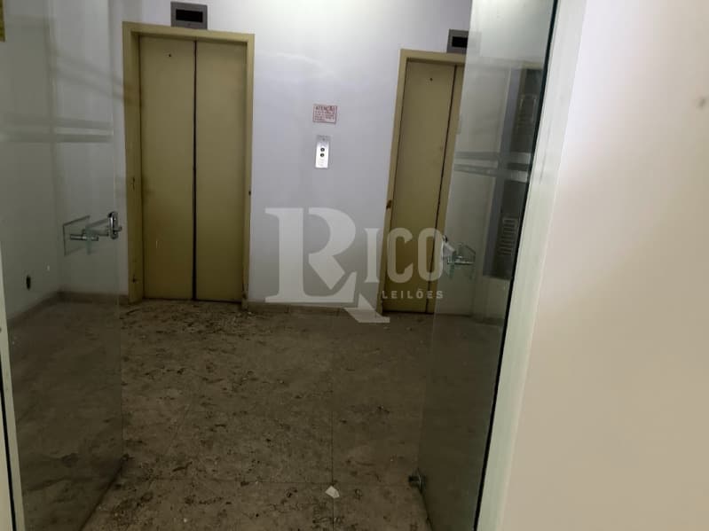 Foto 24 de 56: Comercial em leilão em São Paulo - SP — LOTE 001 Um prédio de 11 pavimentos