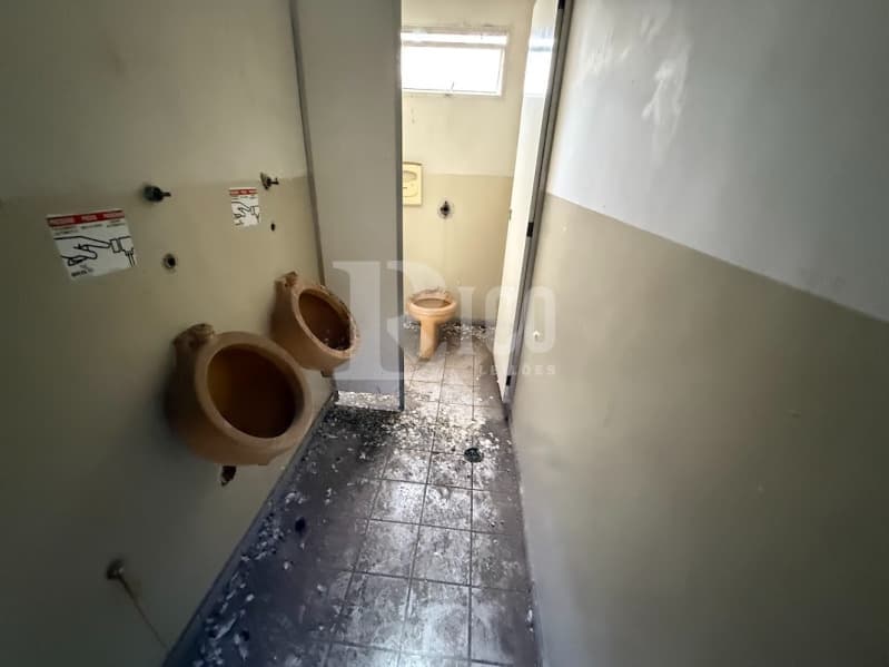Foto 30 de 56: Comercial em leilão em São Paulo - SP — LOTE 001 Um prédio de 11 pavimentos