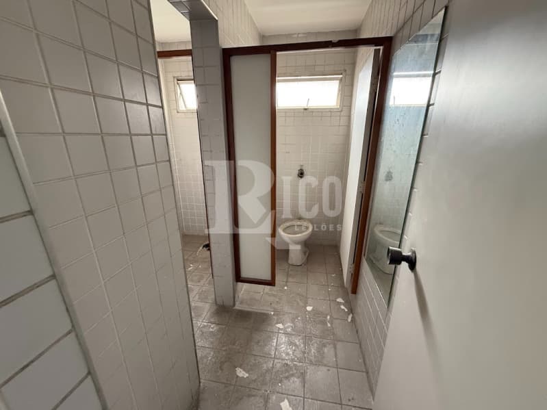 Foto 33 de 56: Comercial em leilão em São Paulo - SP — LOTE 001 Um prédio de 11 pavimentos