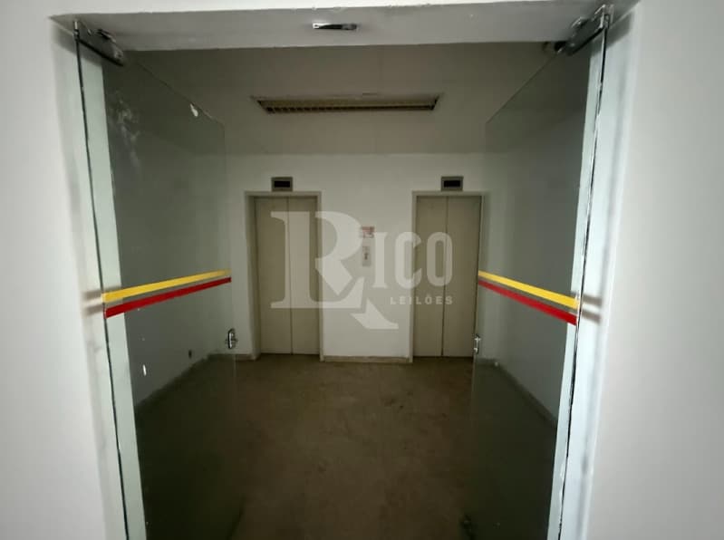 Foto 36 de 56: Comercial em leilão em São Paulo - SP — LOTE 001 Um prédio de 11 pavimentos