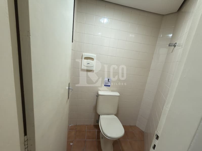 Foto 7 de 8: Comercial em leilão em Osasco - SP — LOTE 001 Sala comercial