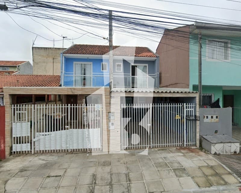 Casa em leilão em Curitiba - PR — LOTE 221 CURITIBA/PR - CASA