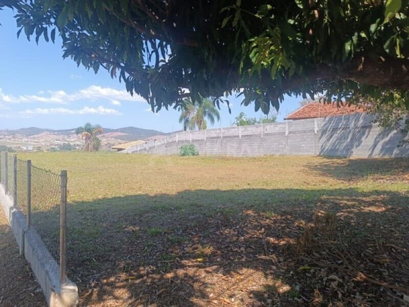 Foto 3 de 6: Terreno em leilão em Taubaté - SP, bairro Cataguá — LOTE 001 Terreno de 1.800m² no Condomínio Cataguá