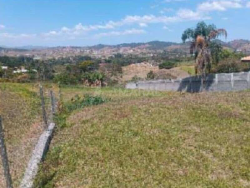 Foto 1 de 6: Terreno em leilão em Taubaté - SP, bairro Cataguá — LOTE 001 Terreno de 1.800m² no Condomínio Cataguá