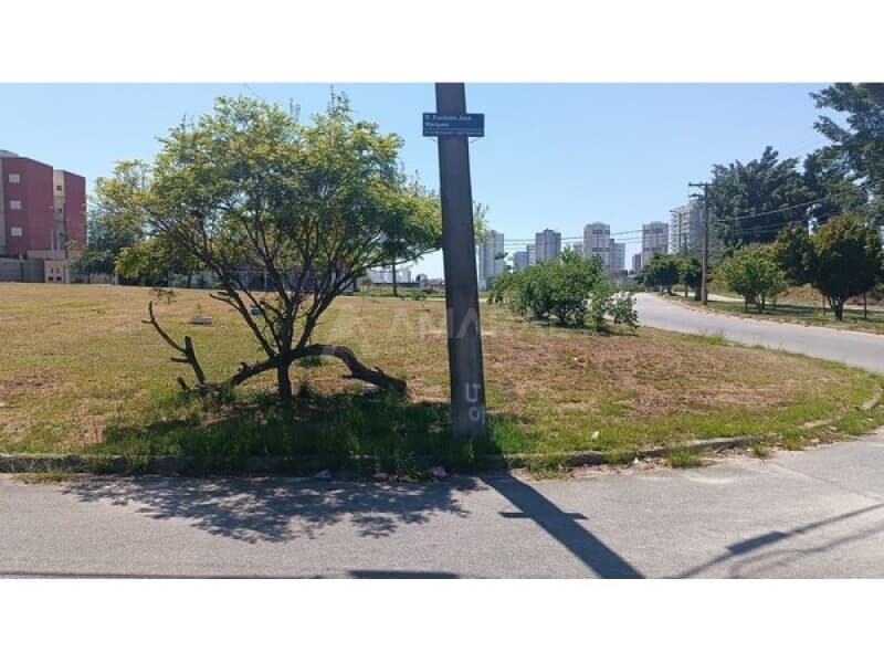 Foto 2 de 5: Terreno em leilão em Taubaté - SP, bairro Barranco — LOTE 004 Terreno de 312,87m² no Residencial Portal da Mantiqueira