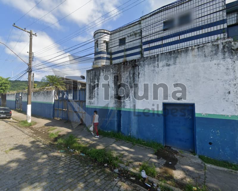 Foto 3 de 3: Terreno em leilão em Guarujá - SP — LOTE 001 Galpões no Guarujá