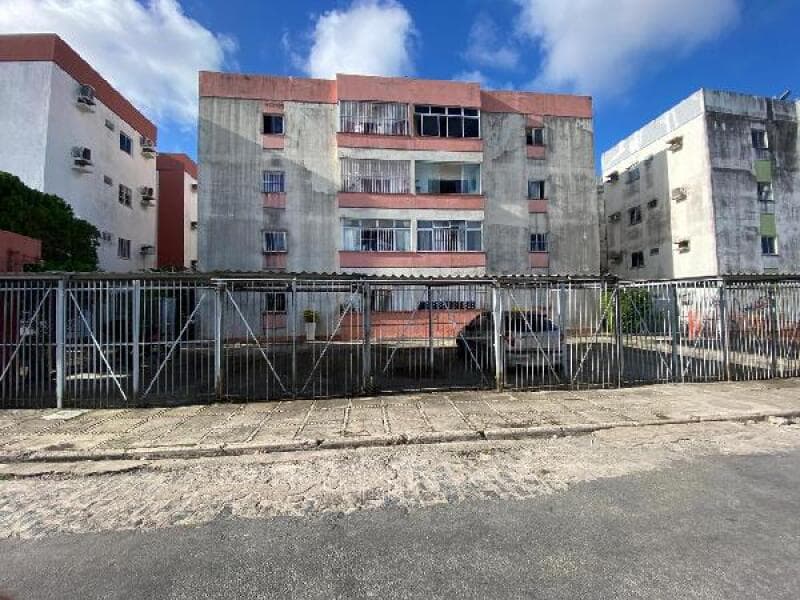 Apartamento em leilão em Maceió - AL — LOTE 004 CJ RES JD DO FAROL