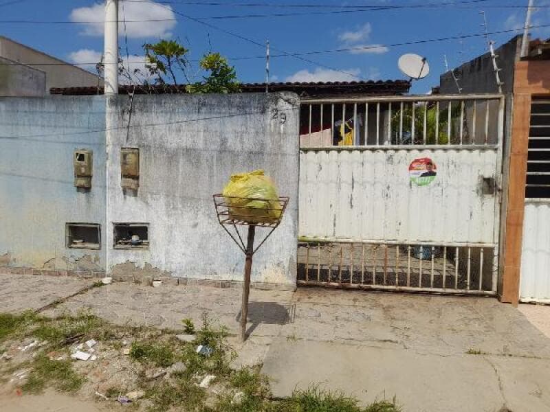 Casa em leilão em Feira De Santana - BA — LOTE 017 CASA