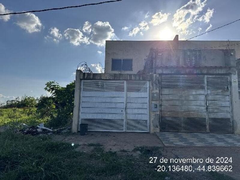 Apartamento em leilão em Divinópolis - MG — LOTE 144 APARTAMENTO