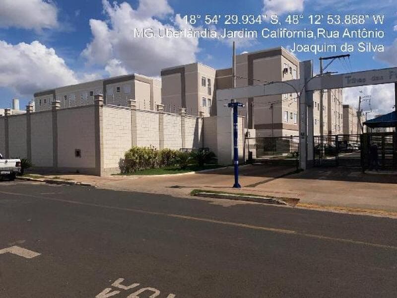 Apartamento em leilão em Uberlândia - MG — LOTE 181 COND PQ TRILHAS DAS FLORES