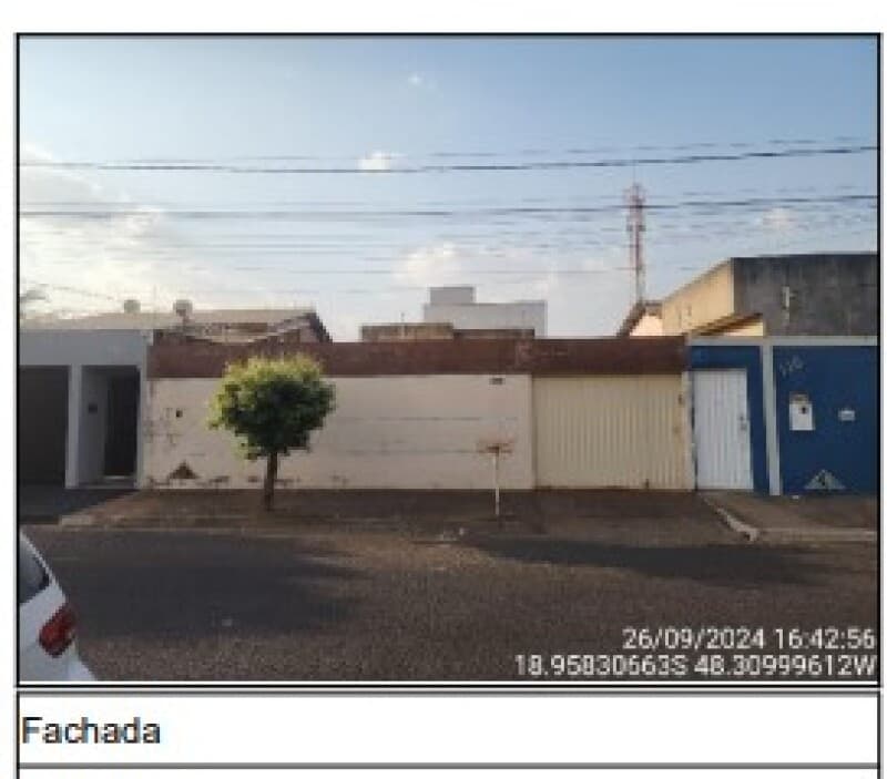 Casa em leilão em Uberlândia - MG — LOTE 185 LOT JD DAS PALMEIRAS II