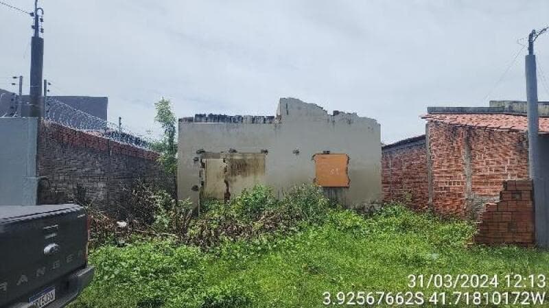 Casa em leilão em Piracuruca - PI — LOTE 270 BAIXA DA EMA