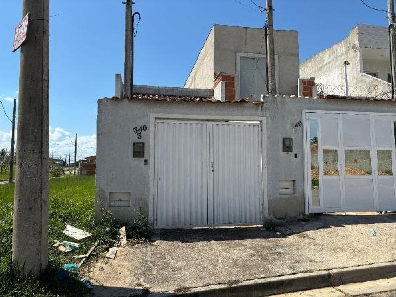 Casa em leilão em Nova Iguaçu - RJ — LOTE 322 ALVORA NOVA IGUACU