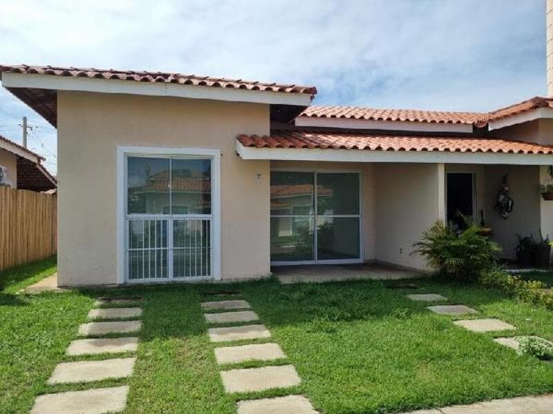 Casa em leilão em Camaçari - BA — LOTE 010 COND RES ACACIAS